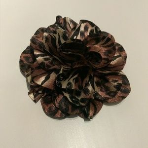 Brown flower broach